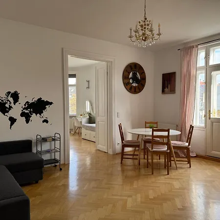 Cozy Near Schoenbrunn 17
