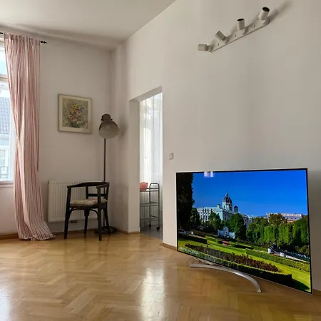Cozy Near Schoenbrunn 17 Apartment *