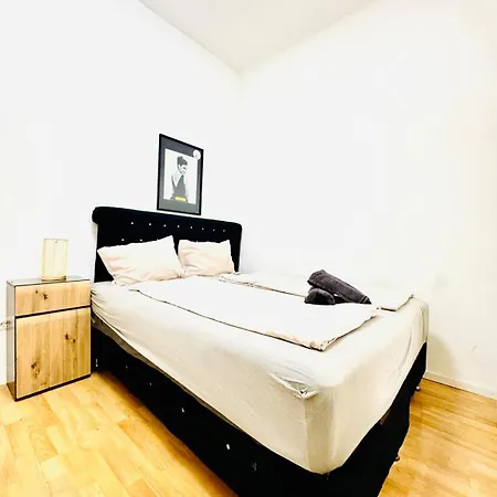 Apartment Comfy In A Shared Apt, 8min To Rathausplatz