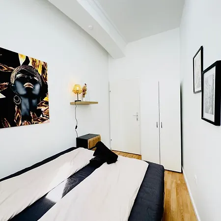 Comfy In A Shared Apt, 8min To Rathausplatz