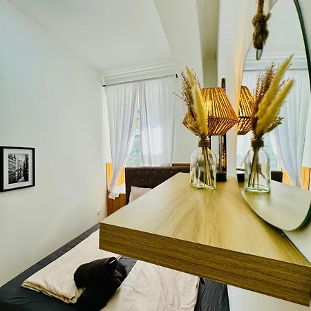 Comfy In A Shared Apt, 8min To Rathausplatz
