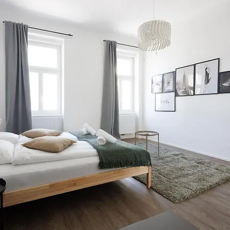 Grosszuegiges City-apartment * Vienna