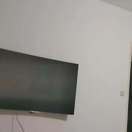 I Give My 2 Roms Apartment