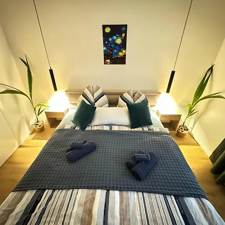 4 - - Center Apartment *