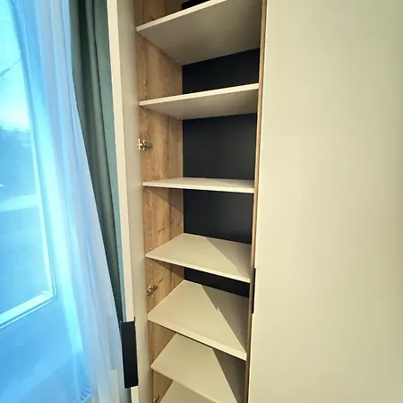 Apartment 4 - - Center *
