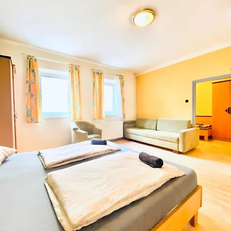Apartmán Affordable Central Rooms, 10-min To Lugner City Vídeň