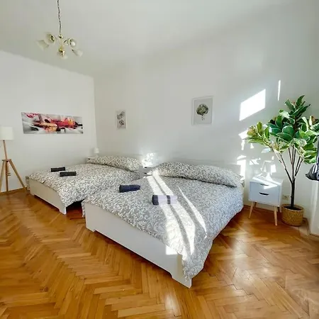 Sunny & Calm Stylish Flat 维也纳