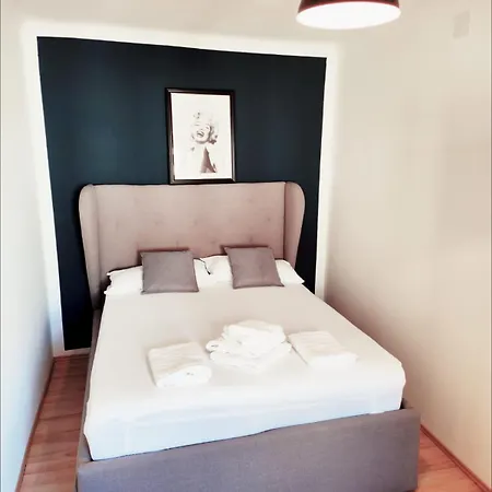 Apartment Metro-station To Opera 1 Min Away
