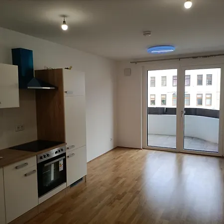 Hauptbahnhof Flat At Train Station *