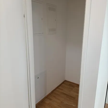 Hauptbahnhof Flat At Train Station Vienna