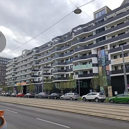 Hauptbahnhof Flat At Train Station
