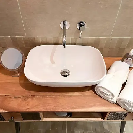 Helle Erdgeschosswohnung, Nahe Zentrum Und Schoenbrunn