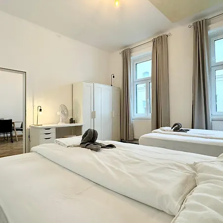 Luxury At Famous Kutschkermarkt * Vienna