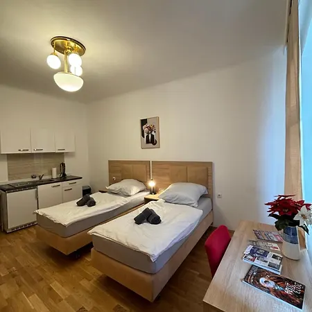 Default 1170 Hotel