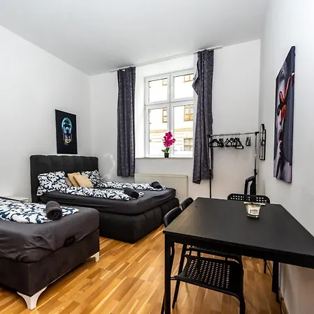 Family Studio- 7 Minutes To Schoenbrunn Palace *