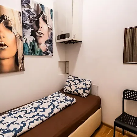 Family Studio- 7 Minutes To Schoenbrunn Palace Aparthotel *