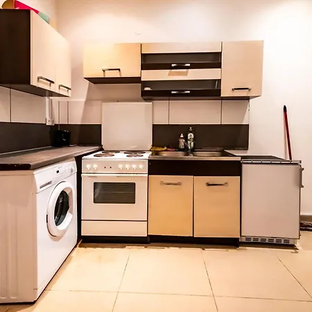 Family Studio- 7 Minutes To Schoenbrunn Palace * Vienna