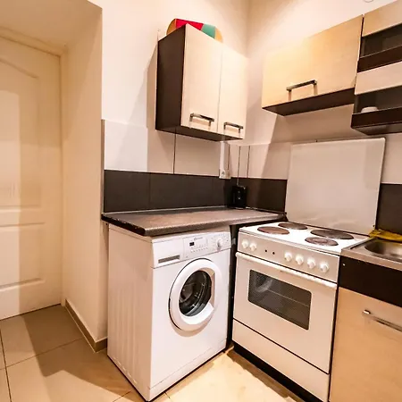 Family Studio- 7 Minutes To Schoenbrunn Palace *