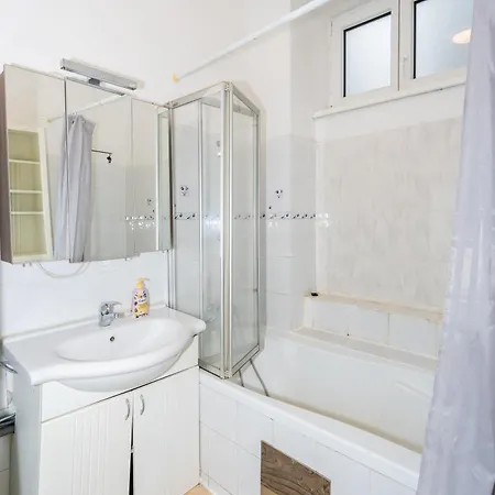 Family - 7 Minutes To Schoenbrunn Palace Aparthotel Vienna