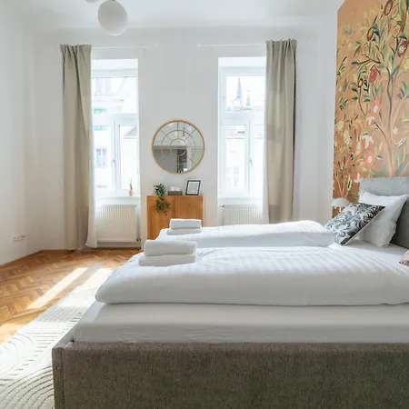 4ty3 - Franz Josef Is Calling Apartment *