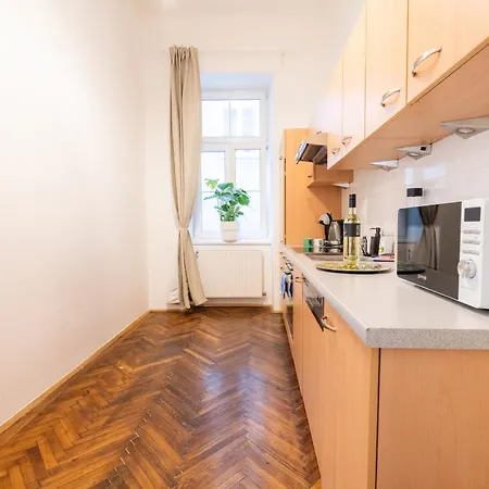 Apartment 4ty3 - Franz Josef Is Calling *