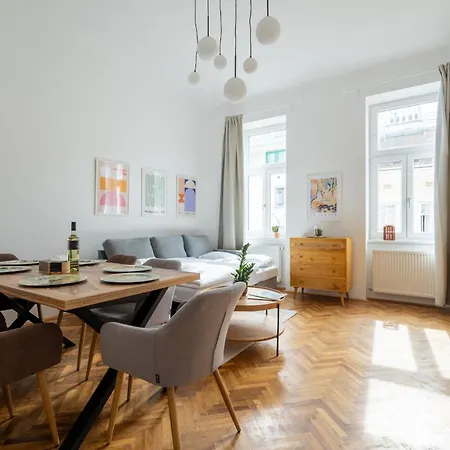 Apartment 4ty3 - Franz Josef Is Calling Wien