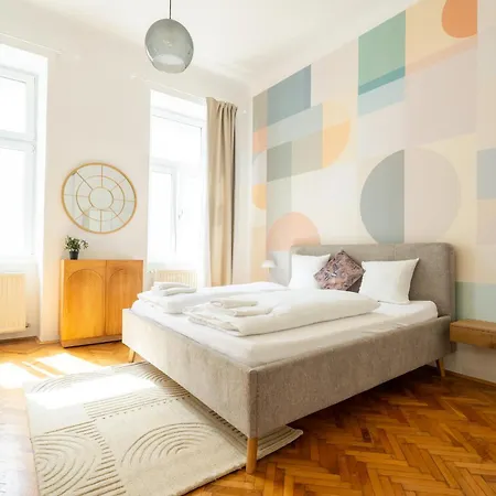 Apartment 4ty3 - Franz Josef Is Calling *