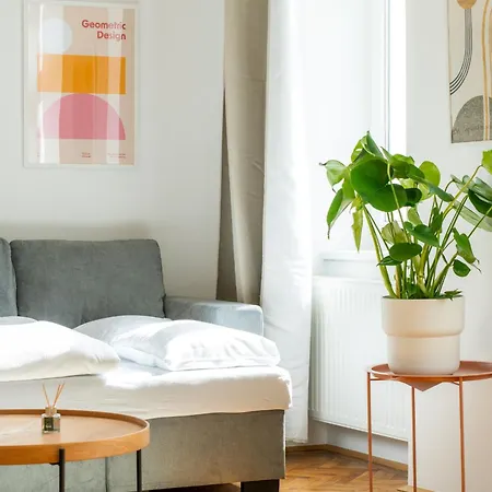 4ty3 - Franz Josef Is Calling Apartment