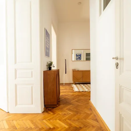 Apartment 4ty3 - Franz Josef Is Calling Wien