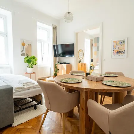 4ty3 - Franz Josef Is Calling Apartment