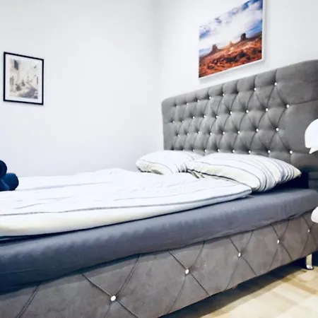 Comfy 4br With Terrace In Great Location Vienna