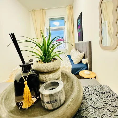 4br Shared With View Only 7- Min To Westbahnhof Apartment Vienna
