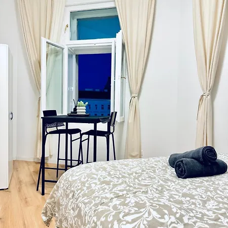 Apartment 4br Shared With View Only 7- Min To Westbahnhof