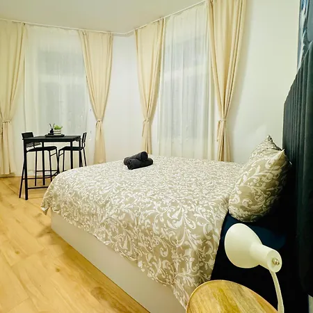 4br Shared With View Only 7- Min To Westbahnhof Apartment