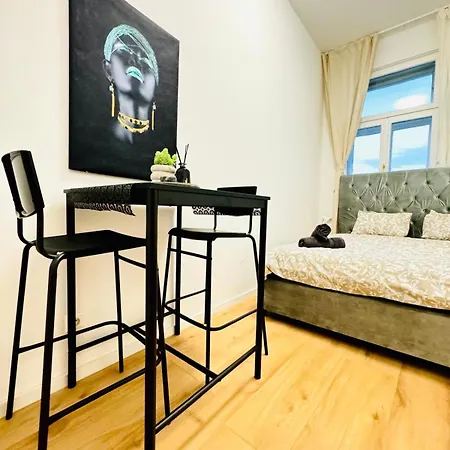 4br Shared With View Only 7- Min To Westbahnhof *