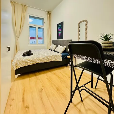 4br Shared With View Only 7- Min To Westbahnhof Apartment