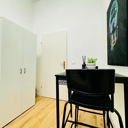4br Shared With View Only 7- Min To Westbahnhof Apartment