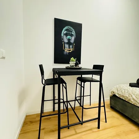 4br Shared With View Only 7- Min To Westbahnhof Vienna