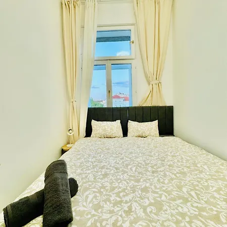 4br Shared With View Only 7- Min To Westbahnhof Apartment *