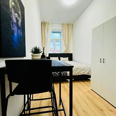 4br Shared With View Only 7- Min To Westbahnhof *