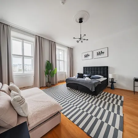 Franz By Home1 Apartment *