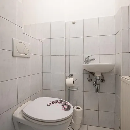 Cozy 1-br With A King Bed In A Calm Area Apartment Vienna