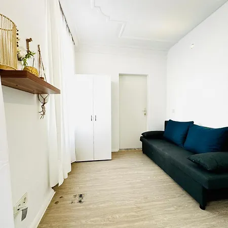 Spacious 4br For Up To 12p 10min To Fac Platz Apartment *