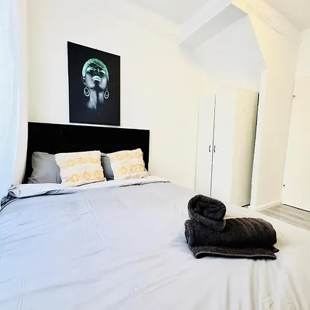 Spacious 4br For Up To 12p 10min To Fac Platz *