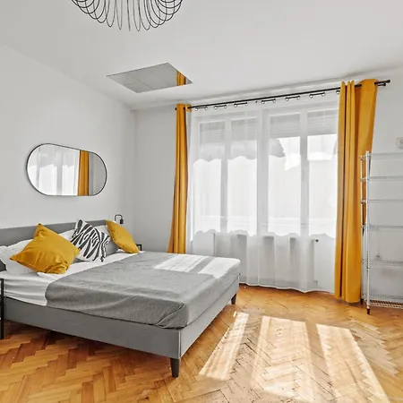 Zentrale Fuer 12 Gaeste - 4 Schlafzimmer Apartment Vienna