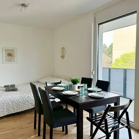 شقة Modern Danube With Balcony & Free Parking *