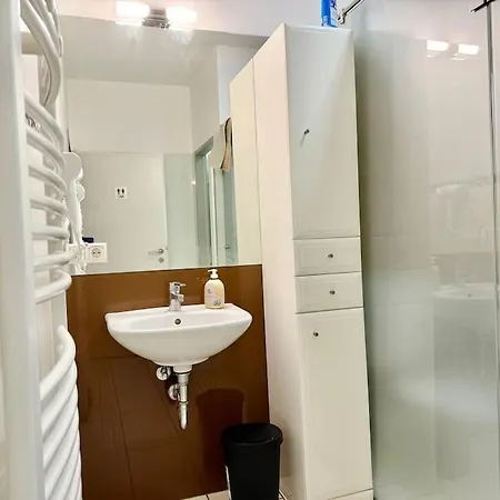 130 M2 4 Bedroom With Balcony & Free Parking Apartment Vienna