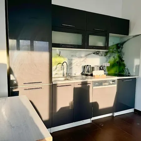 130 M2 4 Bedroom With Balcony & Free Parking *