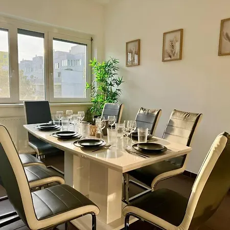 130 M2 4 Bedroom With Balcony & Free Parking * Vienna