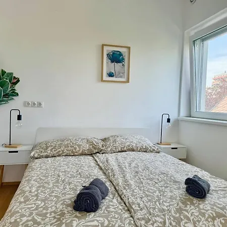 130 M2 4 Bedroom With Balcony & Free Parking Apartment